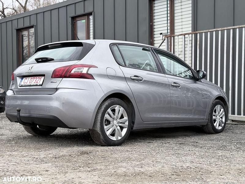 Second-hand Peugeot 308 Allure 110 CP (80 kW) 2016 Culoareargint Hatchback