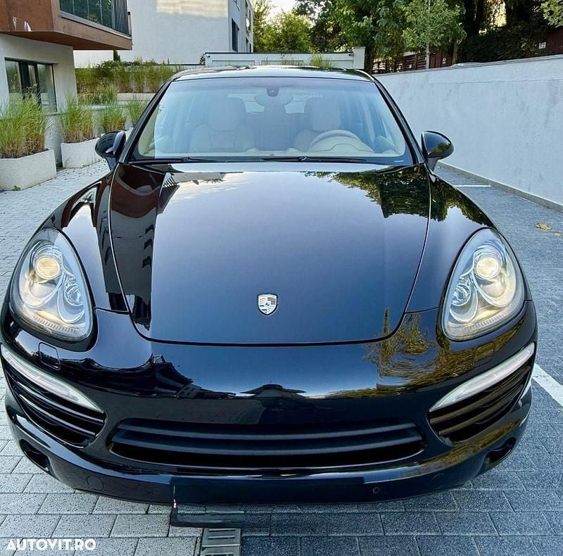 Culoarenegru Utilizat 2010 Porsche Cayenne SUV | 13.900 EUR - Imagine 1/4