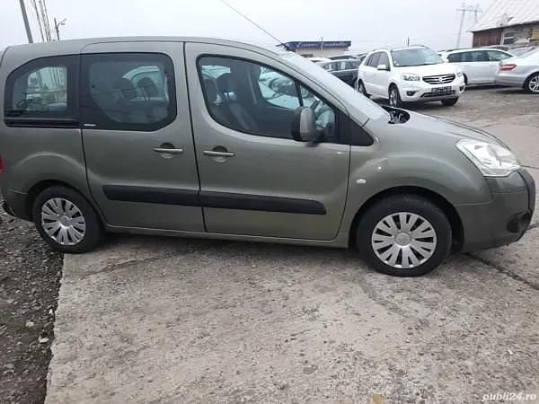 Second-hand 2010 Citroën Berlingo Monovolum | 3.450 EUR (Scump) - Imagine 1/4