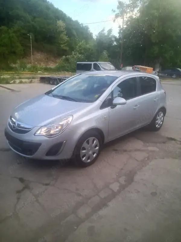 Second-hand Opel Corsa 75 CP (55 kW) 2011 Argintiu Hatchback