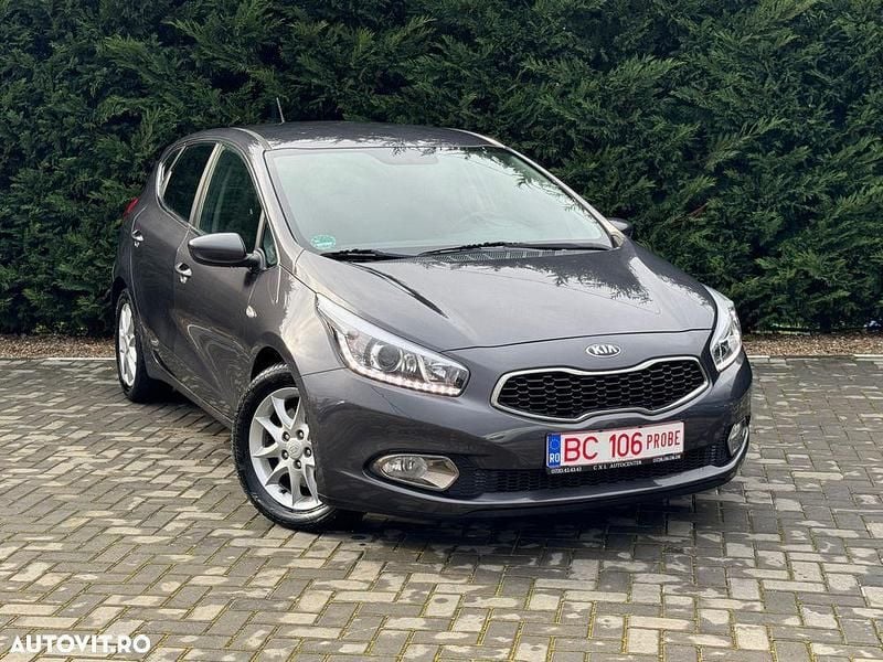 Second-hand Kia Ceed FIFA World Cup Edition 128 CP (94 kW) 2014 Culoarealte culori Hatchback