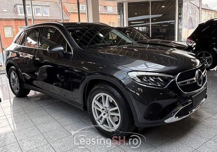Gri Utilizat 2023 Mercedes 200 SUV | 53.954 EUR (Preț bun) - Imagine 1/4