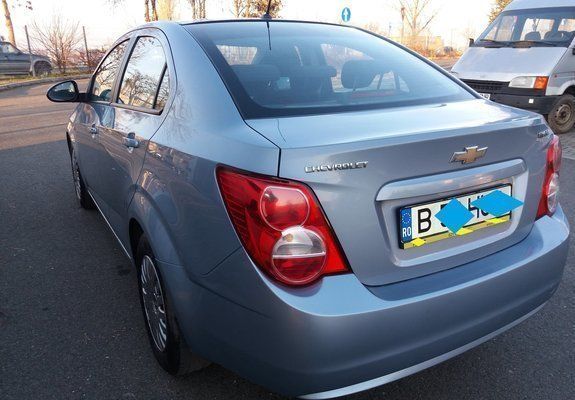 Gri Utilizat 2013 Chevrolet Aveo Berlinǎ | 5.250 EUR - Imagine 1/4