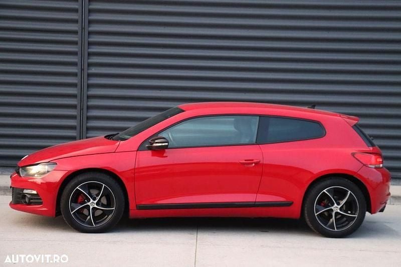 Second-hand VW Scirocco 200 CP (147 kW) 2010 Culoarerosu Coupe