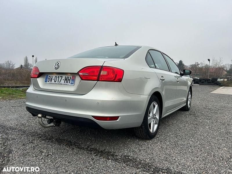 Second-hand VW Jetta Comfortline 105 CP (77 kW) 2012 Culoaregri Berlinǎ
