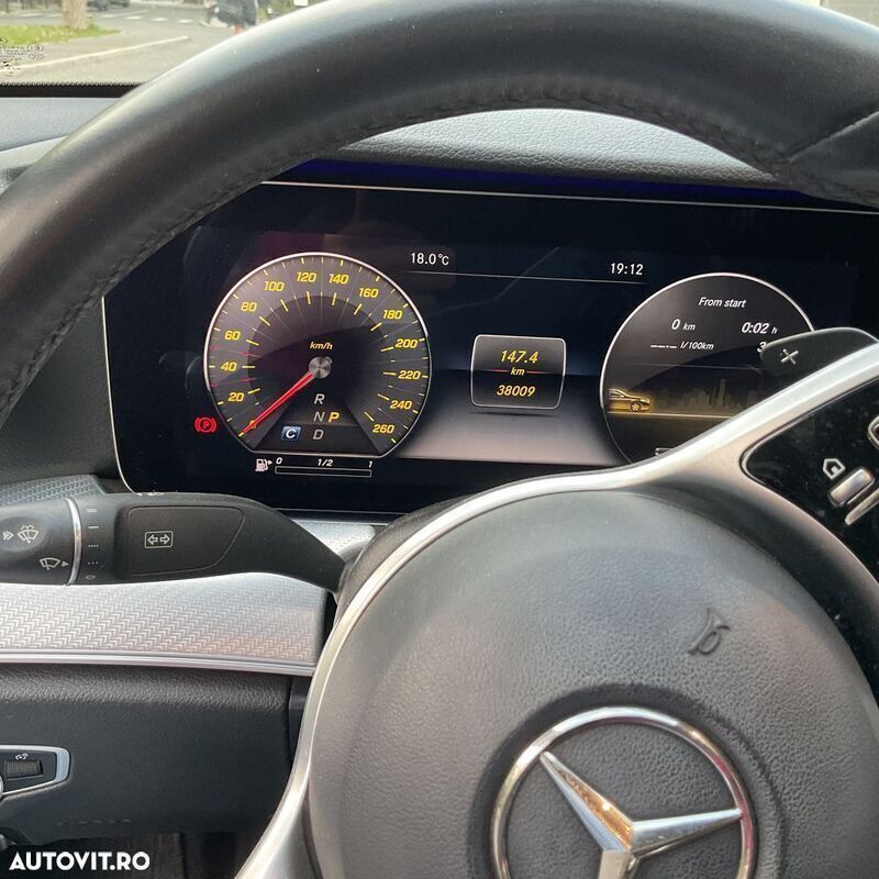 Negru Utilizat 2019 Mercedes E200 Break | 28.000 EUR - Imagine 1/4
