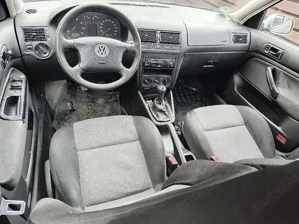 Second-hand VW Golf IV 2002 Berlinǎ