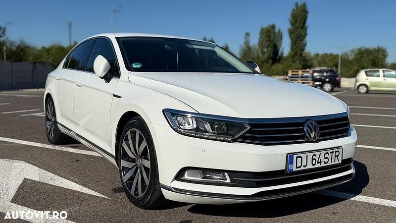 Culoarealb Utilizat 2016 VW Passat Highline Berlinǎ | 16.500 EUR (Puțin scump) - Imagine 1/4