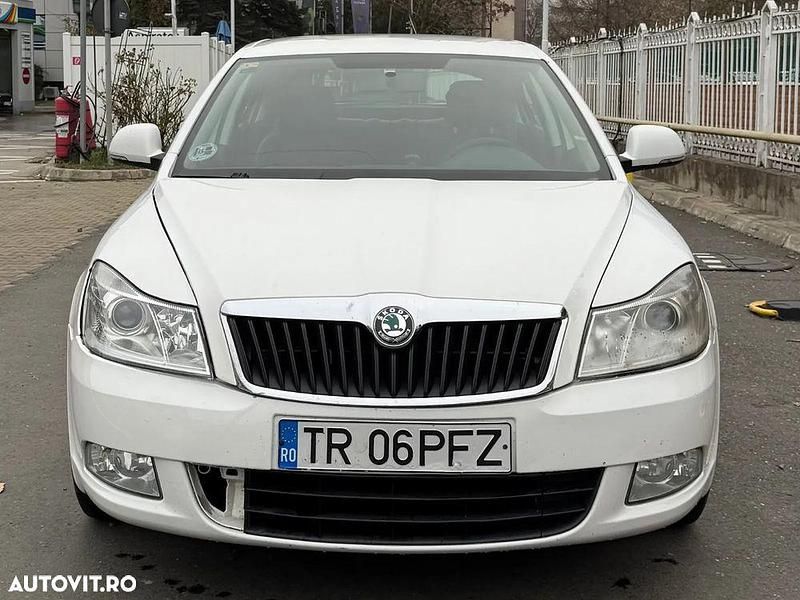 Culoarealb Utilizat 2011 Skoda Octavia Classic Berlinǎ | 1.900 EUR (Preț OK) - Imagine 1/4