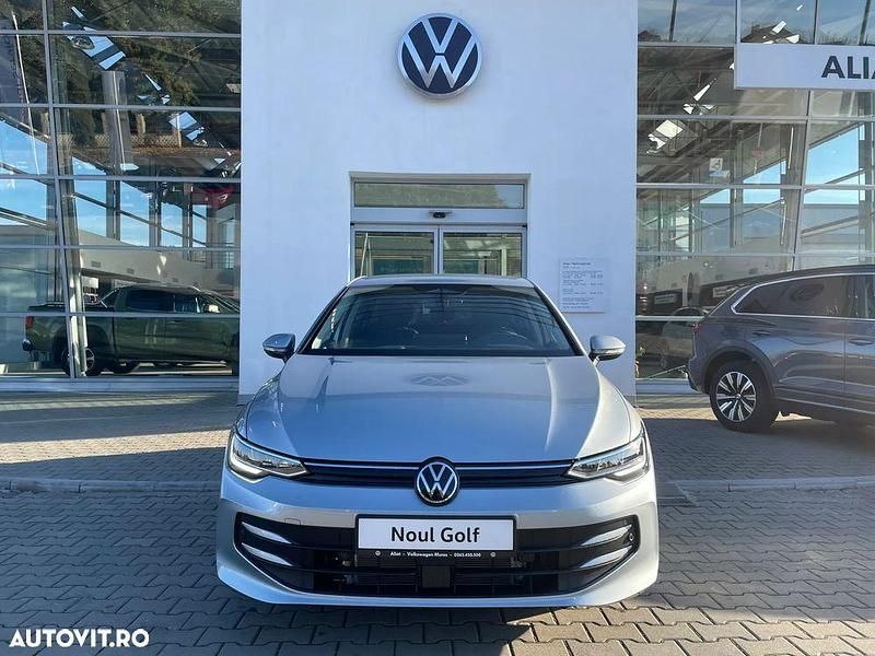 Nouă VW Golf VIII Life 115 CP (84 kW) 2025 Culoareargint Hatchback