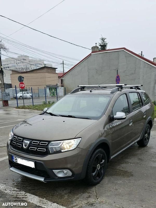 Culoaremaro Utilizat 2019 Dacia Logan Prestige Monovolum | 8.999 EUR (Puțin scump) - Imagine 1/4