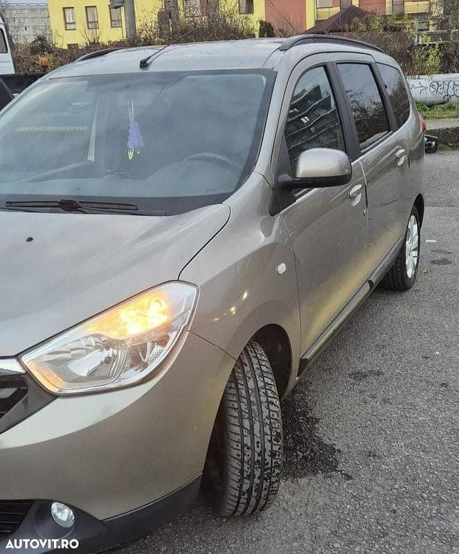 Culoaremaro Utilizat 2012 Dacia Lodgy Lauréate Monovolum | 5.999 EUR (Preț OK) - Imagine 1/4