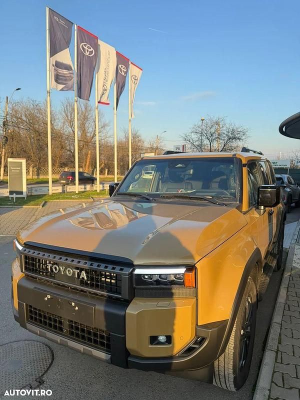 Nouă Toyota Land Cruiser Luxury 204 CP (150 kW) 2025 Culoarebej SUV