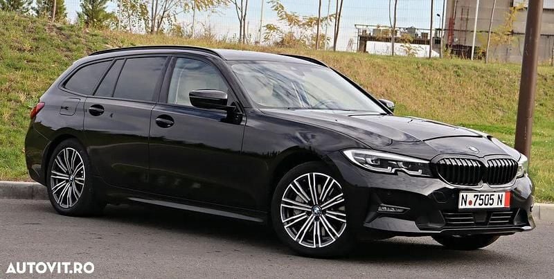 Culoarenegru Utilizat 2021 BMW 330e Luxury Line Break | 17.999 EUR (Preț bun) - Imagine 1/4