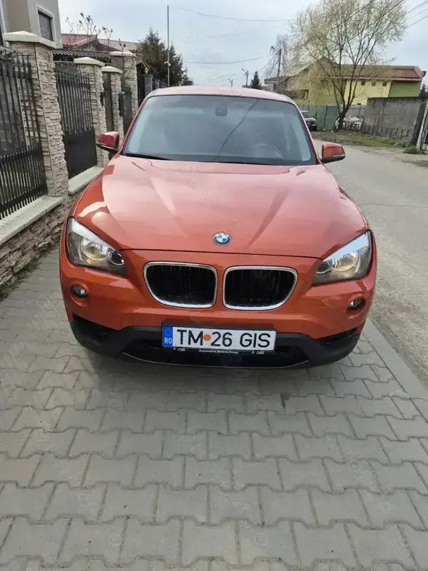Portocaliu Utilizat 2013 BMW X1 SUV | 7.900 EUR (Super Preț) - Imagine 1/4