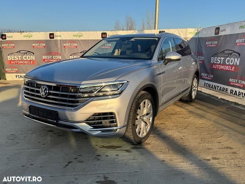 Second-hand VW Touareg Elegance 286 CP (210 kW) 2018 Culoareargint SUV