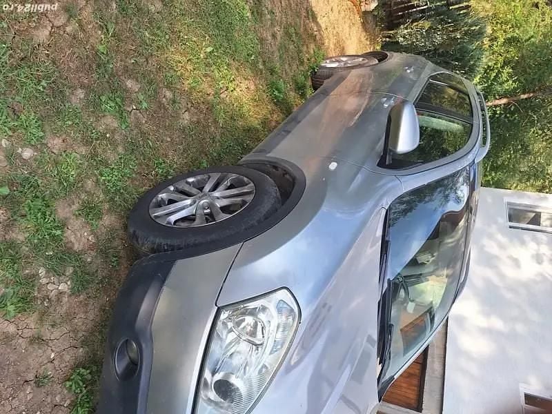 Gri Utilizat 2009 Nissan Qashqai +2 SUV | 5.250 EUR (Preț bun) - Imagine 1/4