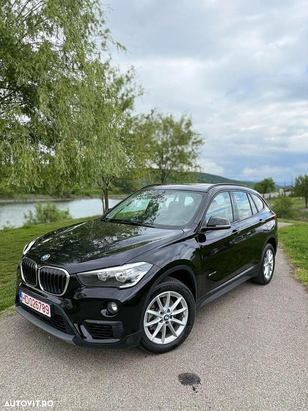 Negru Utilizat 2016 BMW X1 SUV | 11.850 EUR (Preț bun) - Imagine 1/4