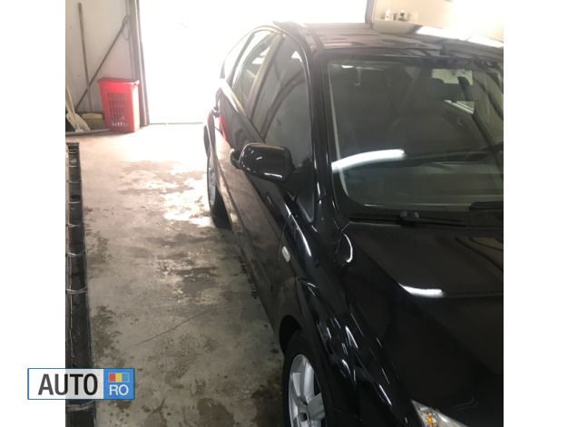 Negru Utilizat 2007 Ford Focus Hatchback | 2.600 EUR (Preț OK) - Imagine 1/3