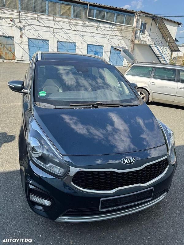 Culoarealbastru Utilizat 2016 Kia Carens Spirit Monovolum | 6.199 EUR - Imagine 1/4