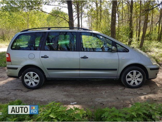 Gri Utilizat 2002 Ford Galaxy Monovolum | 1.690 EUR - Imagine 1/4