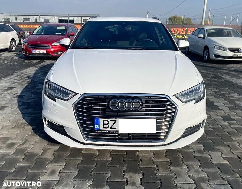 Second-hand Audi A3 Comfort 149 CP (109 kW) 2017 Culoarealb Hatchback