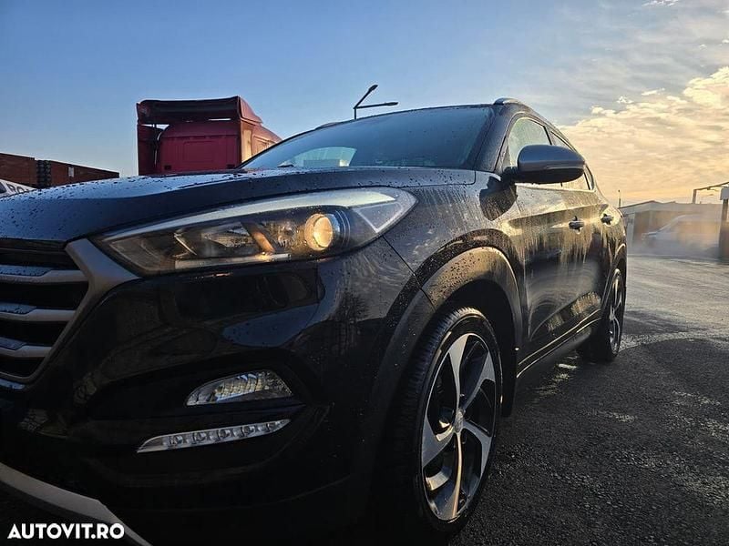 Culoarenegru Utilizat 2017 Hyundai Tucson Premium SUV | 15.350 EUR (Preț OK) - Imagine 1/4