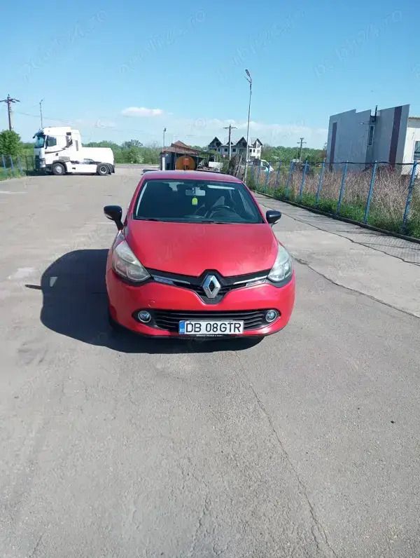 Utilizat 2012 Renault Clio IV Berlinǎ | 5.000 EUR - Imagine 1/4