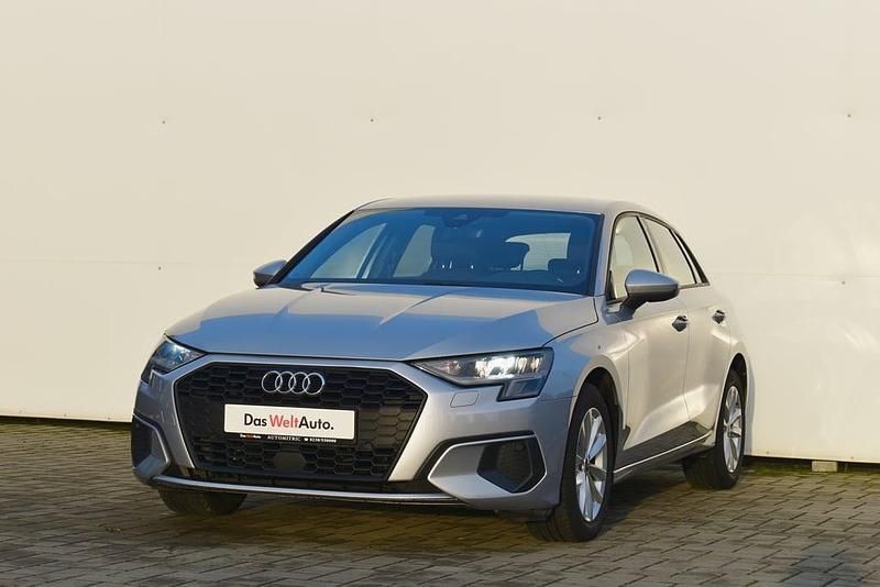 Gri mediumetalic Utilizat 2021 Audi A3 | 18.800 EUR (Preț bun) - Imagine 1/4