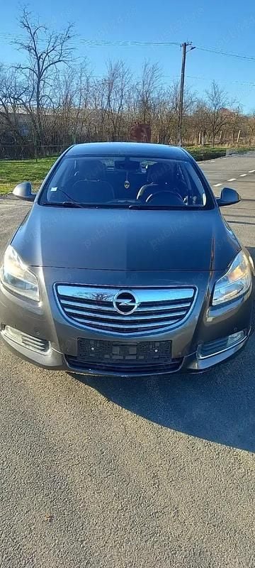 Second-hand Opel Insignia 130 CP (95 kW) 2011 Hatchback