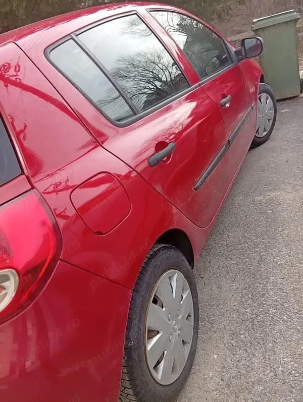 Second-hand Renault Clio II 55 CP (40 kW) 2010 Hatchback