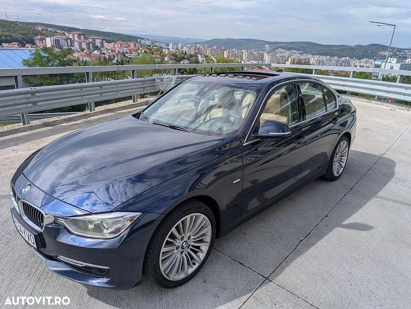 Second-hand BMW 320 Luxury Line 184 CP (135 kW) 2013 Culoarealbastru Berlinǎ