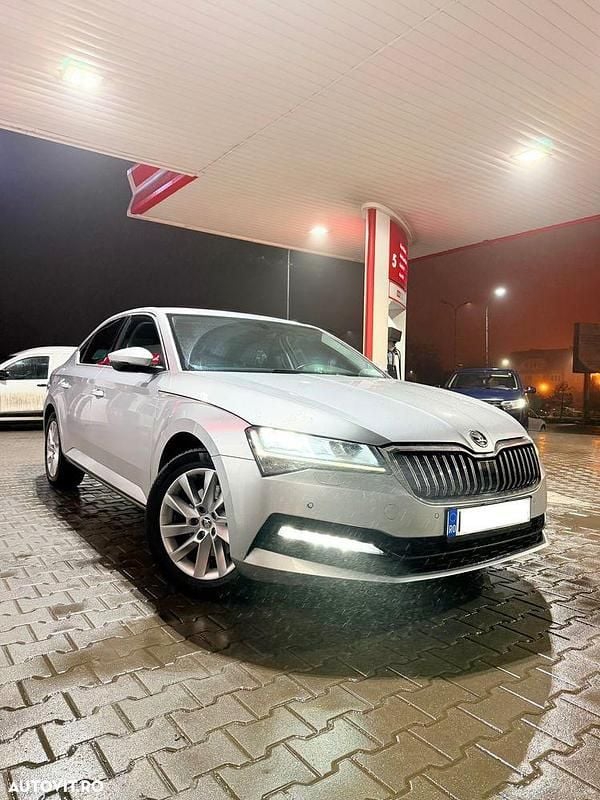 Culoaregri Utilizat 2023 Skoda Superb Ambition Berlinǎ | 21.990 EUR (Super Preț) - Imagine 1/4