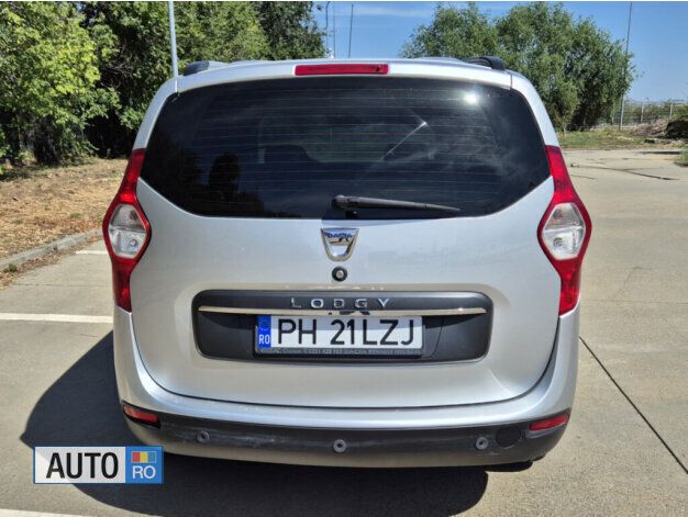 Second-hand Dacia Lodgy Lauréate 90 CP (66 kW) 2017 Gri Monovolum