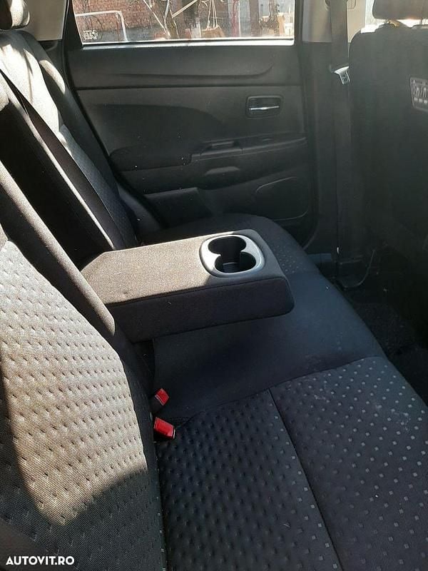 Second-hand Mitsubishi ASX Instyle 150 CP (110 kW) 2011 Culoarenegru SUV