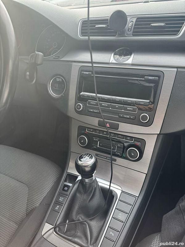 Utilizat 2012 VW Passat Berlinǎ | 6.500 EUR (Preț bun) - Imagine 1/4