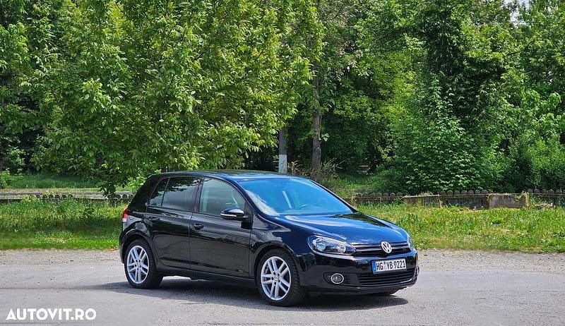 Negru Utilizat 2010 VW Golf VI Team Hatchback | 6.100 EUR (Puțin scump) - Imagine 1/4