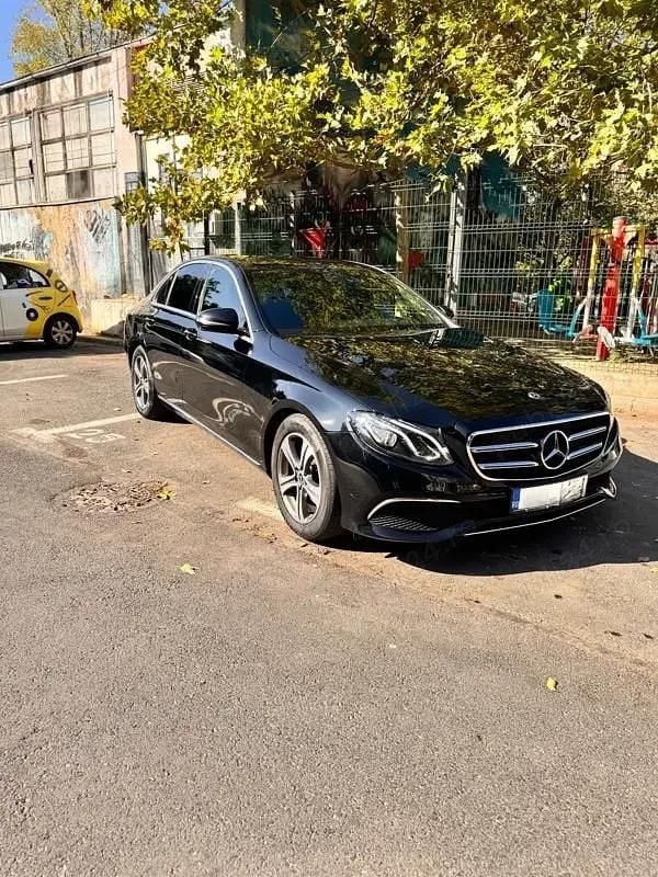 Negru Utilizat 2019 Mercedes E200 Berlinǎ | 15.500 EUR - Imagine 1/4