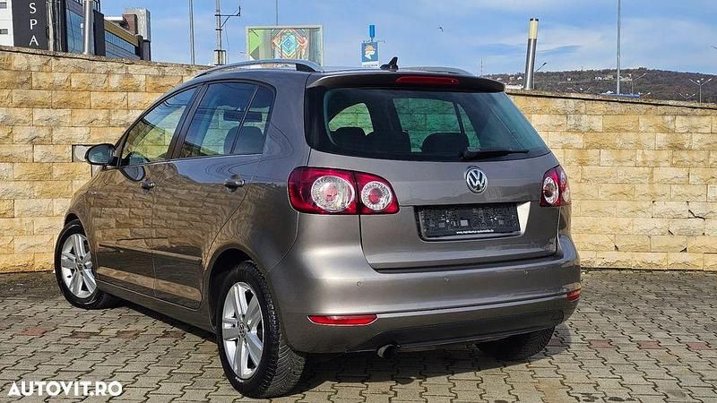 Second-hand VW Golf VII Match 105 CP (77 kW) 2013 Culoarebej Hatchback