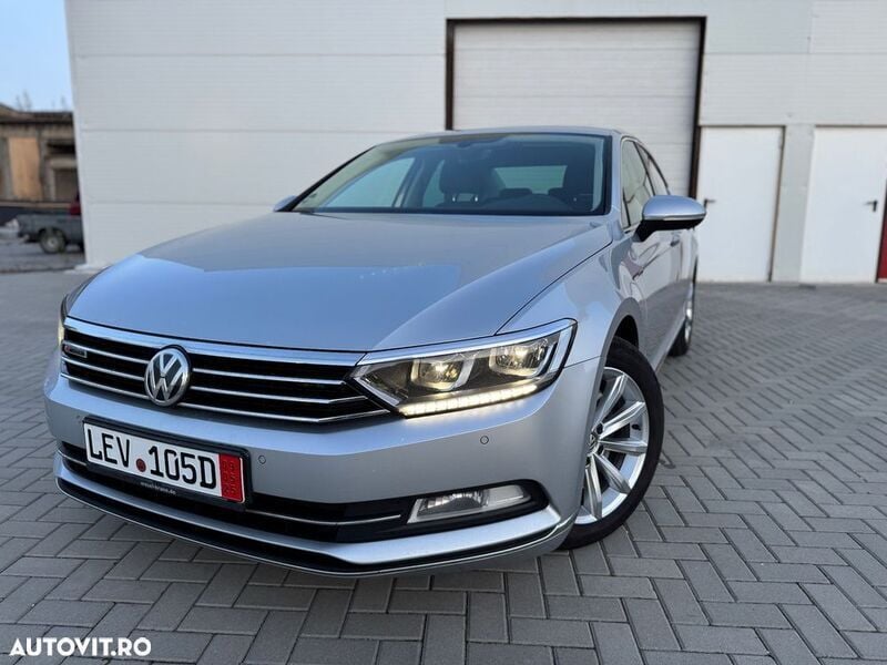 Gri Utilizat 2017 VW Passat Highline Berlinǎ | 11.950 EUR (Super Preț) - Imagine 1/4