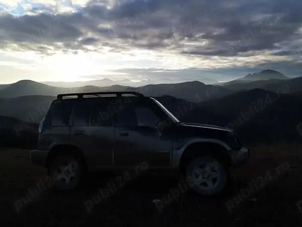 Second-hand Suzuki Vitara 150 CP (110 kW) 1998 Negru SUV