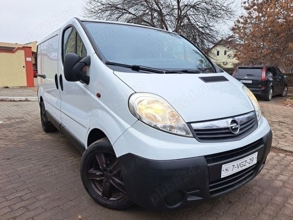 Utilizat 2010 Opel Vivaro Monovolum | 4.550 EUR (Super Preț) - Imagine 1/4