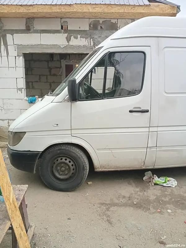 Second-hand Mercedes Sprinter 135 CP (99 kW) 2004 Van