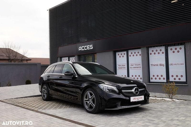 Second-hand Mercedes C300 245 CP (180 kW) 2018 Culoarenegru Break