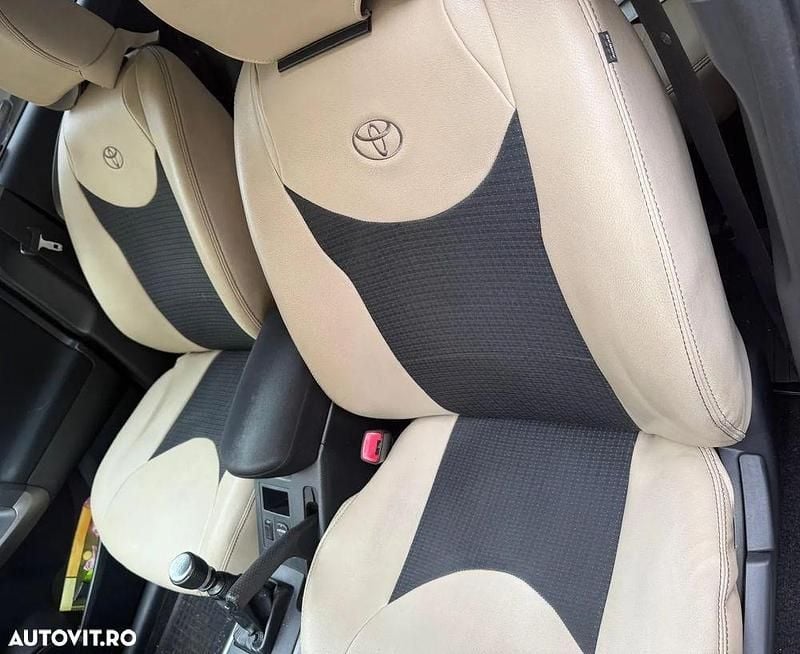 Second-hand Toyota RAV4 150 CP (110 kW) 2010 Culoarebej SUV