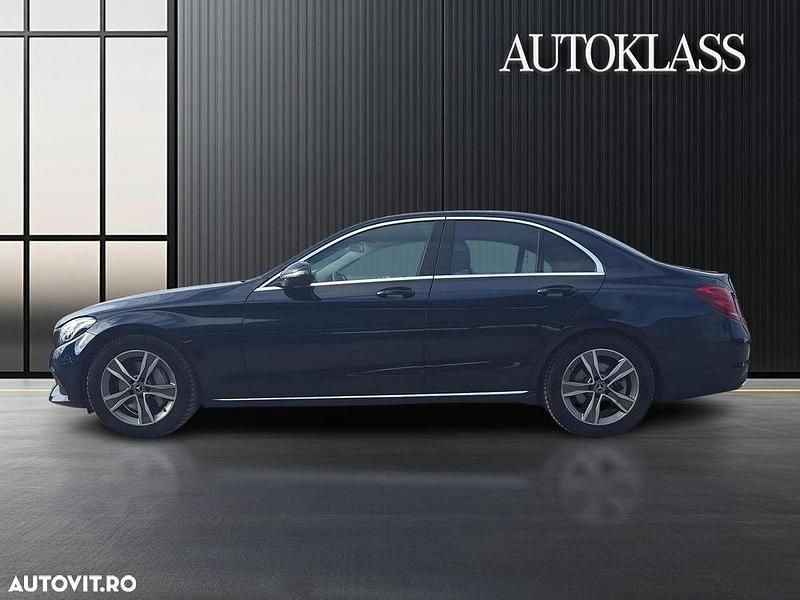 Second-hand Mercedes C250 211 CP (155 kW) 2015 Culoarealbastru Berlinǎ