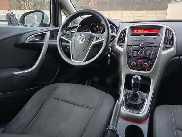 Second-hand Opel Astra 160 CP (117 kW) 2011 Break