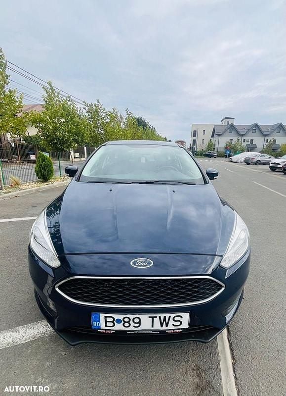 Culoarealbastru Utilizat 2017 Ford Focus Trend | 6.990 EUR (Preț bun) - Imagine 1/4
