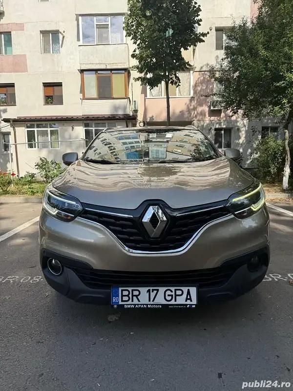 Culoaremaro Utilizat 2017 Renault Kadjar Zen SUV | 10.700 EUR (Preț bun) - Imagine 1/4
