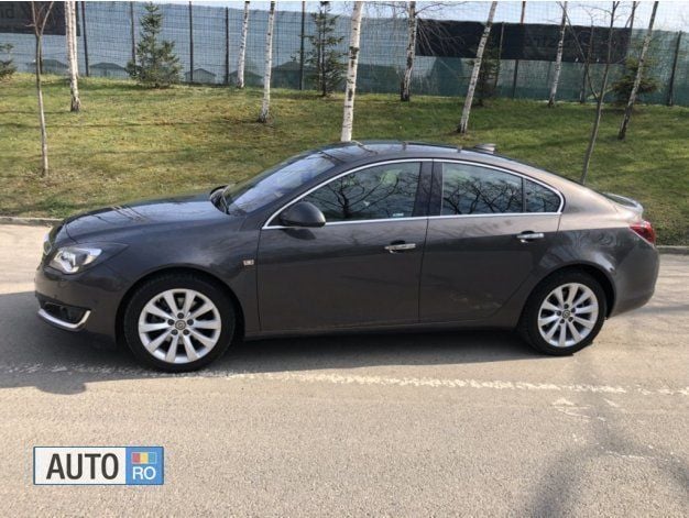 Gri metalizat Utilizat 2017 Opel Insignia Hatchback | 12.950 EUR (Preț OK) - Imagine 1/4